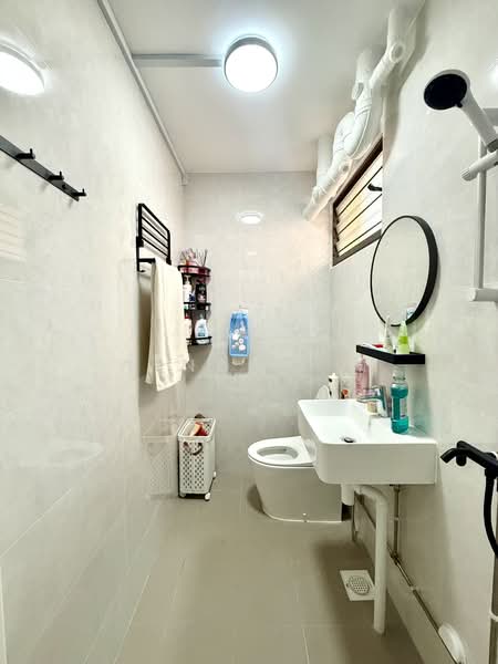 305 Tampines Street 32, 305 Tampines Street 32, 3 Bedrooms, 1,345 sqft, HDB Flat For Sale, by Wendi Sim, 500122076 - Bathroom - PropertyGuru.com.sg