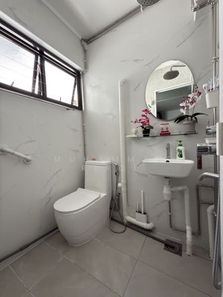 744 Bedok Reservoir Road, 744 Bedok Reservoir Road, 2 Bedrooms, 721 sqft, HDB Flat For Sale, by Muhammad Rifqi, 500122085 - Bathroom - PropertyGuru.com.sg