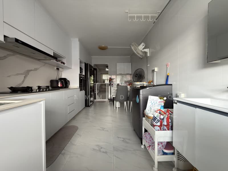 744 Bedok Reservoir Road, 744 Bedok Reservoir Road, 2 Bedrooms, 721 sqft, HDB Flat For Sale, by Muhammad Rifqi, 500122085 - Kitchen - PropertyGuru.com.sg