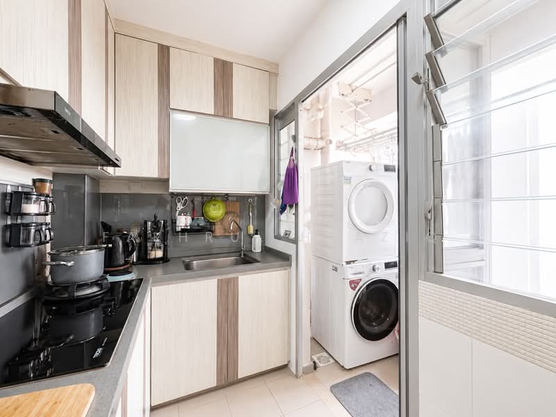 363B Sembawang Crescent, 363B Sembawang Crescent, 2 Bedrooms, 732 sqft, HDB Flat For Sale, by Fakhrul Haaziq, 500122094 - Kitchen - PropertyGuru.com.sg