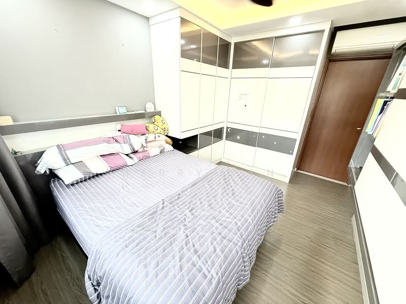 166A Yung Kuang Court, 166A Yung Kuang Road, 3 Bedrooms, 1,001 sqft, HDB Flat For Sale, by Merry Tan, 500122110 - Bedroom - PropertyGuru.com.sg