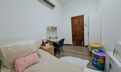 For Rent - Jalan Pari Burong