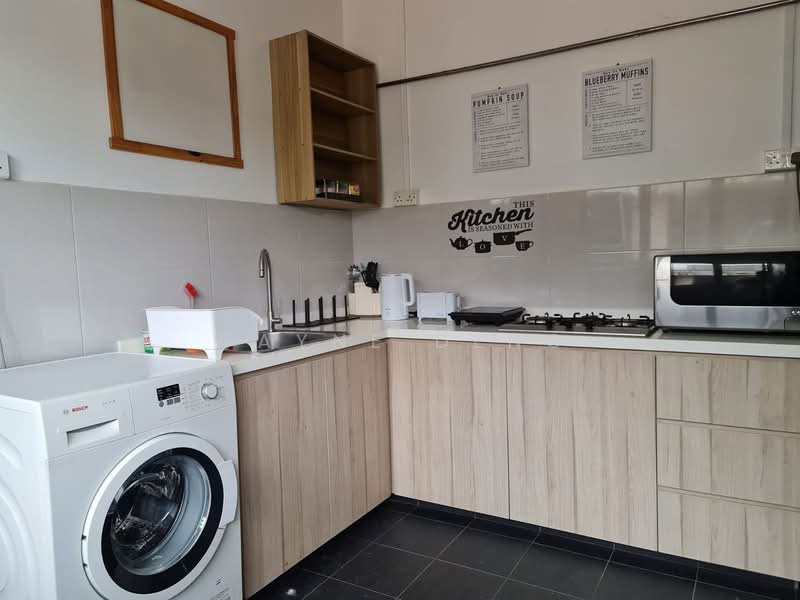 Jalan Pari Burong, , Room Rental, 100 sqft, Shophouse For Rent, by Wayne Deng, 500122115 - Kitchen - PropertyGuru.com.sg