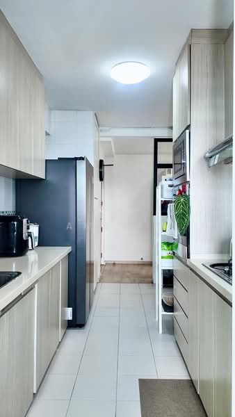 316A Yishun Greenwalk, 316A Yishun Avenue 9, 3 Bedrooms, 990 sqft, HDB Flat For Sale, by Jerez Amsyar, 500122127 - Kitchen - PropertyGuru.com.sg