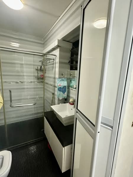 140 Bedok North Street 2, 140 Bedok North Street 2, 4 Bedrooms, 1,291 sqft, HDB Flat For Sale, by Faith Quek, 500122130 - Bathroom - PropertyGuru.com.sg