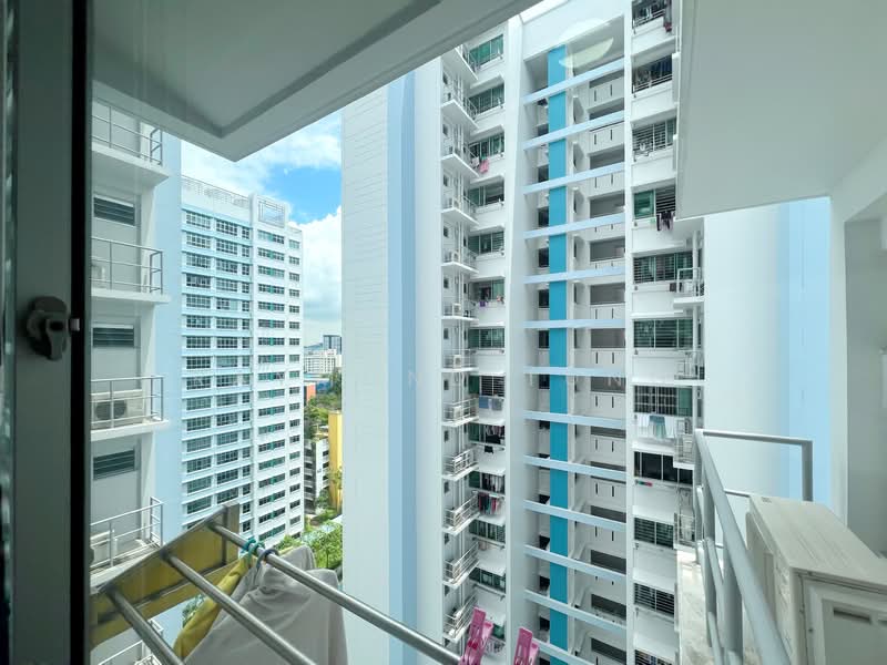 166B Yung Kuang Court, 166B Yung Kuang Road, 3 Bedrooms, 1,001 sqft, HDB Flat For Sale, by Raymond Tung, 500122141 - Laundry Yard View - PropertyGuru.com.sg