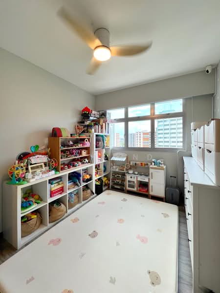 166B Yung Kuang Court, 166B Yung Kuang Road, 3 Bedrooms, 1,001 sqft, HDB Flat For Sale, by Raymond Tung, 500122141 - Bedroom 3 - PropertyGuru.com.sg
