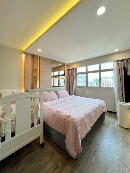 166B Yung Kuang Court, 166B Yung Kuang Road, 3 Bedrooms, 1,001 sqft, HDB Flat For Sale, by Raymond Tung, 500122141 - Master Bedroom - PropertyGuru.com.sg