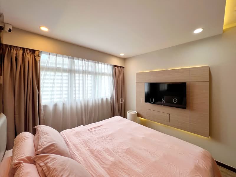 166B Yung Kuang Court, 166B Yung Kuang Road, 3 Bedrooms, 1,001 sqft, HDB Flat For Sale, by Raymond Tung, 500122141 - Master Bedroom - PropertyGuru.com.sg