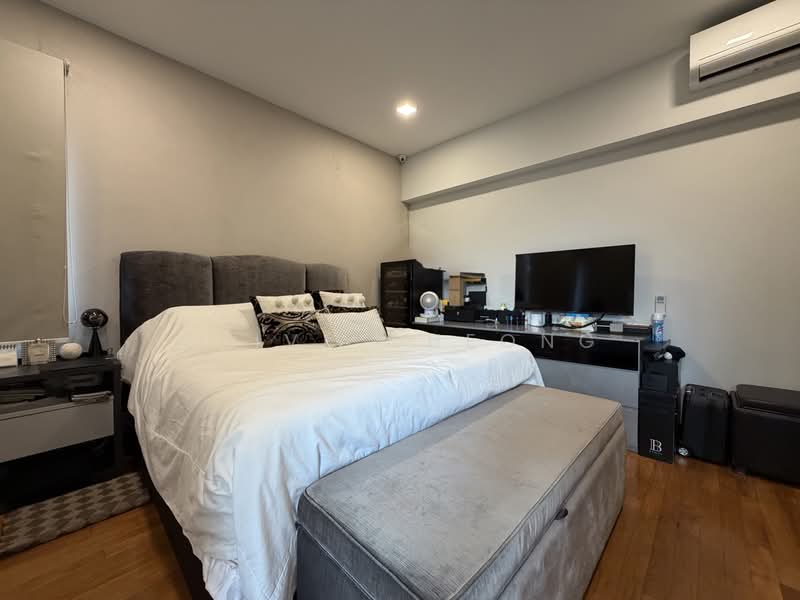Goldhill Towers, 38 Goldhill Avenue, 3 Bedrooms, 1,550 sqft, Apartment For Sale, by Clive Cheong, 500122157 - Bedroom - PropertyGuru.com.sg