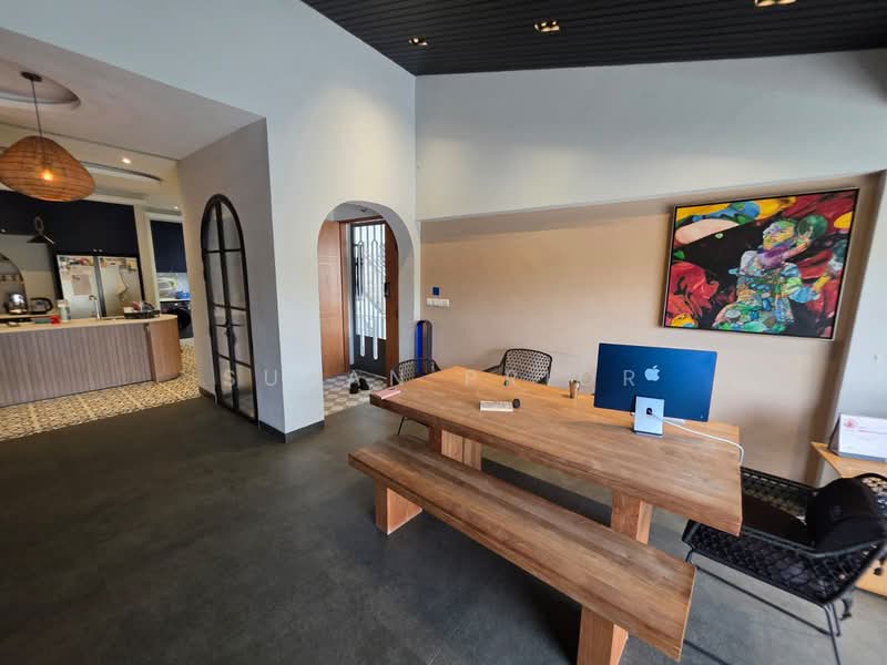 Clementi Park, 010101 Sunset Drive, 3 Bedrooms, 1,800 sqft, Condominium For Rent, by Susan Prior, 500122159 - Interior - PropertyGuru.com.sg