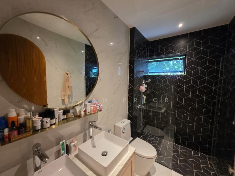 Clementi Park, 010101 Sunset Drive, 3 Bedrooms, 1,800 sqft, Condominium For Rent, by Susan Prior, 500122159 - Bathroom - PropertyGuru.com.sg