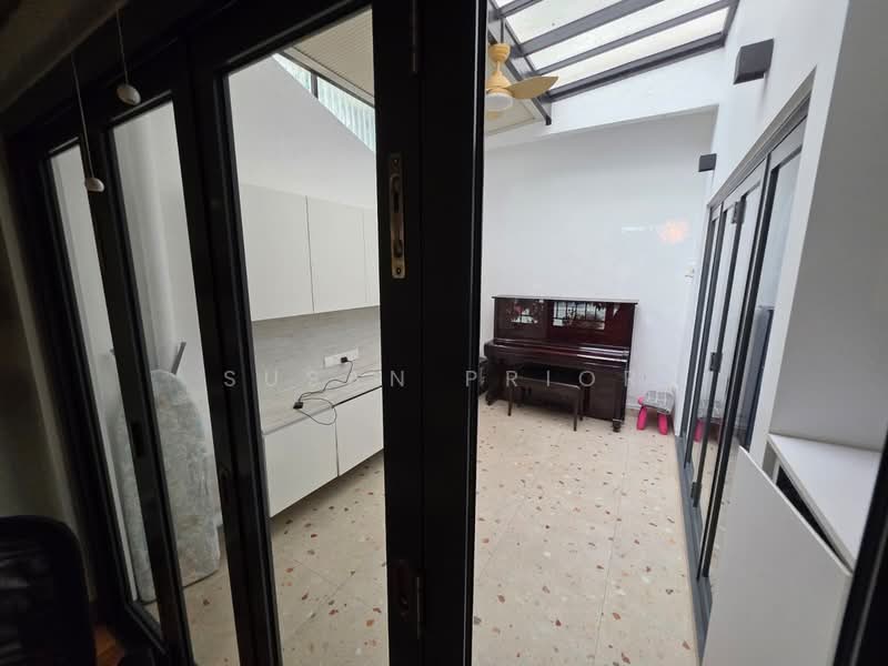 Clementi Park, 010101 Sunset Drive, 3 Bedrooms, 1,800 sqft, Condominium For Rent, by Susan Prior, 500122159 - Interior - PropertyGuru.com.sg