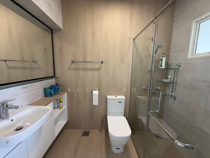 950 Hougang Street 91, 950 Hougang Street 91, 3 Bedrooms, 1,302 sqft, HDB Flat For Sale, by Alex Tan, 500122173 - Bathroom - PropertyGuru.com.sg