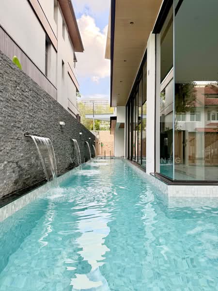 74 Holland Grove Drive, Holland Grove Drive, 6 Bedrooms, 8,000 sqft, Semi-Detached House For Sale, by Kelvin Thong, 500122174 - 18m Lap Pool - PropertyGuru.com.sg
