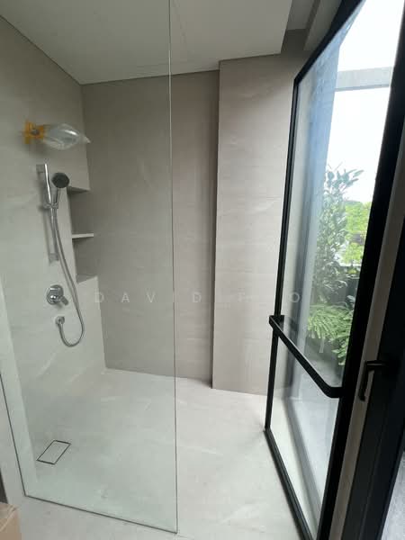 79 Hillcrest Road, Hillcrest Road, 5 Bedrooms, 6,700 sqft, Semi-Detached House For Sale, by David Foo, 500122195 - Bathroom - PropertyGuru.com.sg
