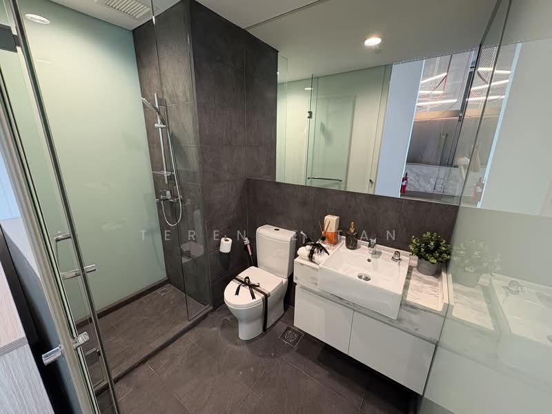 ARC 380, 380 Jalan Besar, 1,464 sqft, Office For Sale, by Terence Tan, 500122207 - Bathroom - CommercialGuru.com.sg