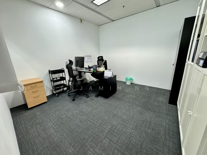 Gateway East, 152 Beach Road, 2,240 sqft, Office For Rent, by Benjamin Ng, 500122214 - Study - CommercialGuru.com.sg