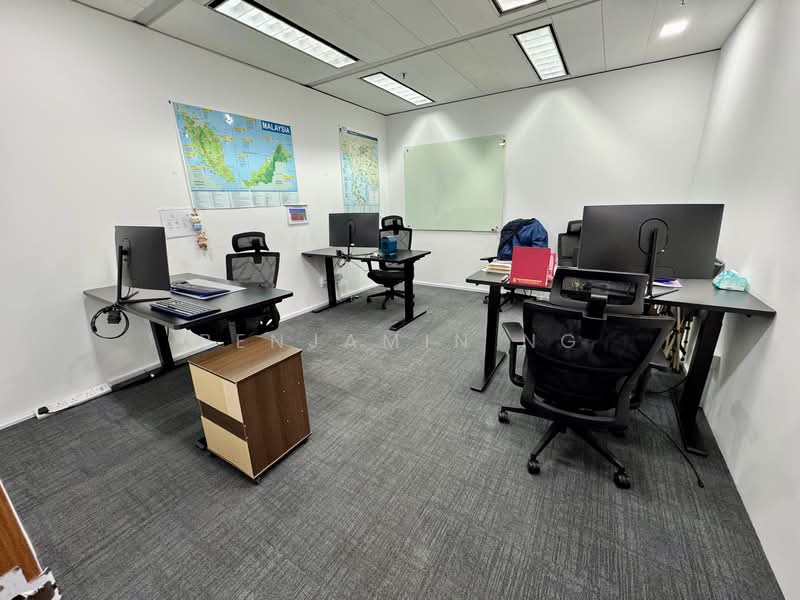 Gateway East, 152 Beach Road, 2,240 sqft, Office For Rent, by Benjamin Ng, 500122214 - Study - CommercialGuru.com.sg