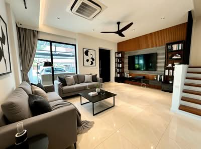 For Sale - ⭐Rare Almost Brand New Move in Ready Semi-D in Serangoon Gardens⭐