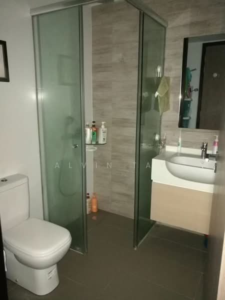 Hills TwoOne, 21 Hillview Terrace, 3 Bedrooms, 710 sqft, Apartment For Sale, by Alvin Tay, 500122228 - Bathroom - PropertyGuru.com.sg