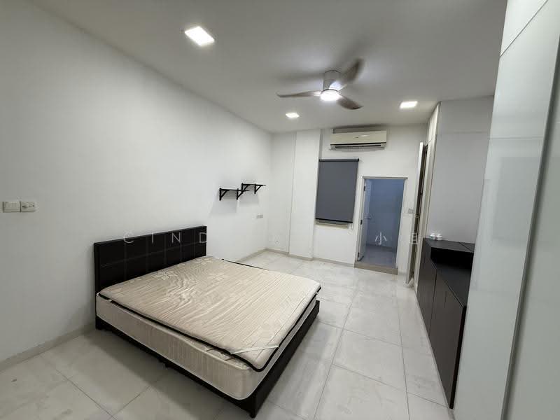 Master Bedroom @ Serangoon Garden Central, Penshurst Place, Hougang / Punggol / Sengkang, Room Rental, 200 sqft, Terraced House For Rent, by Cindy Fu 付小姐, 500122235 - Bedroom - PropertyGuru.com.sg