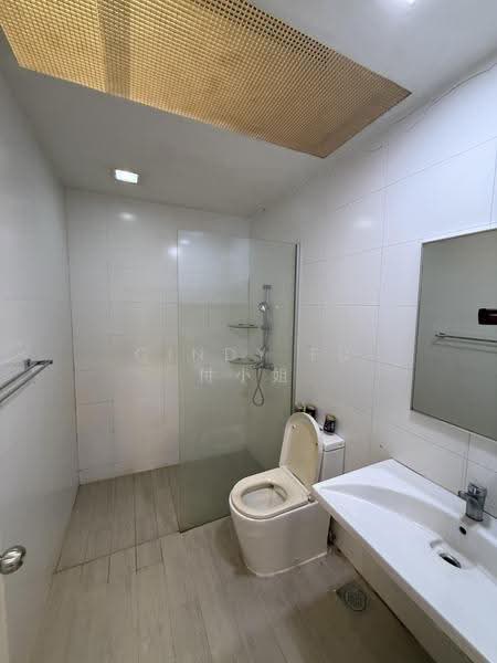Master Bedroom @ Serangoon Garden Central, Penshurst Place, Hougang / Punggol / Sengkang, Room Rental, 200 sqft, Terraced House For Rent, by Cindy Fu 付小姐, 500122235 - Bathroom - PropertyGuru.com.sg