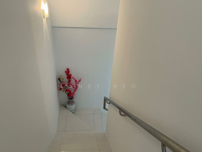 #1 Suites (One Suites), 1 Lorong 20 Geylang, 1 Bedroom, 581 sqft, Condominium For Rent, by Janet Neo, 500122244 - Stairs to bedroom - PropertyGuru.com.sg