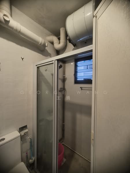 680A Jurong West Central 1, 680A Jurong West Central 1, 4 Bedrooms, 1,442 sqft, HDB Flat For Rent, by George Wang 王勇, 500122248 - Bathroom - PropertyGuru.com.sg