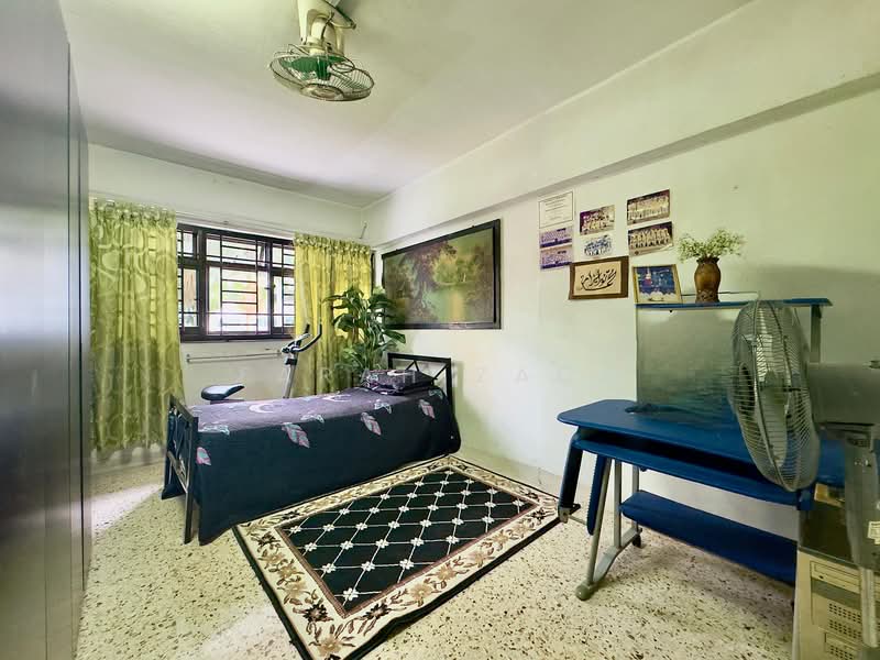 306 Ang Mo Kio Avenue 1, 306 Ang Mo Kio Avenue 1, 3 Bedrooms, 1,324 sqft, HDB Flat For Sale, by Farah Zack, 500122256 - Bedroom - PropertyGuru.com.sg