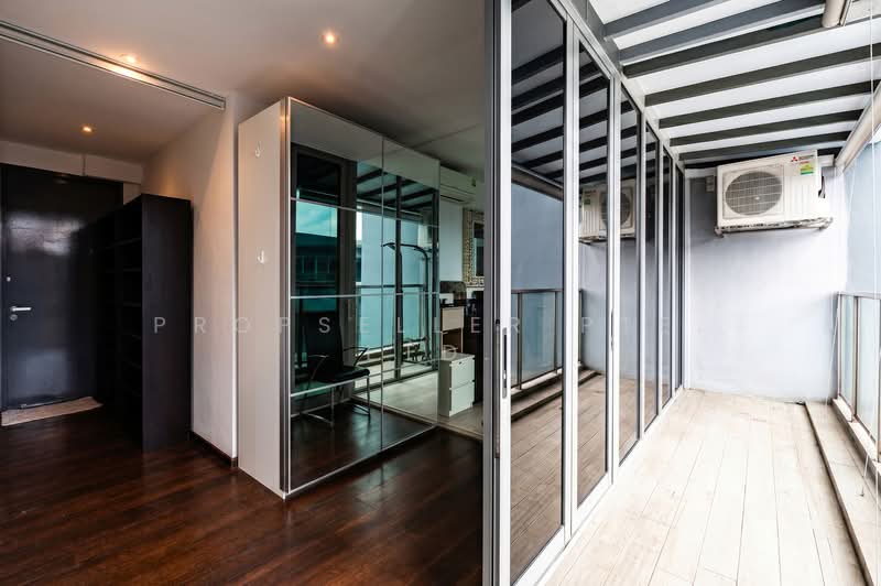 Mon Jervois, 41 Jervois Road, 3 Bedrooms, 2,368 sqft, Condominium For Sale, by PROPSELLER PTE. LTD., 500122265 - Balcony - PropertyGuru.com.sg