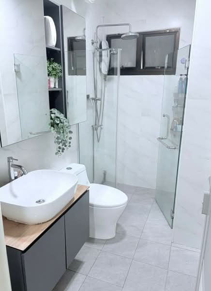 339A Sembawang Close, 339A Sembawang Close, 4 Bedrooms, 1,227 sqft, HDB Flat For Sale, by Dexter Lim, 500122284 - Bathroom - PropertyGuru.com.sg