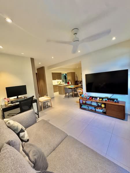 153B Bedok South Road, 153B Bedok South Road, 3 Bedrooms, 1,001 sqft, HDB Flat For Sale, by Zack Chua, 500122285 - Living Room - PropertyGuru.com.sg