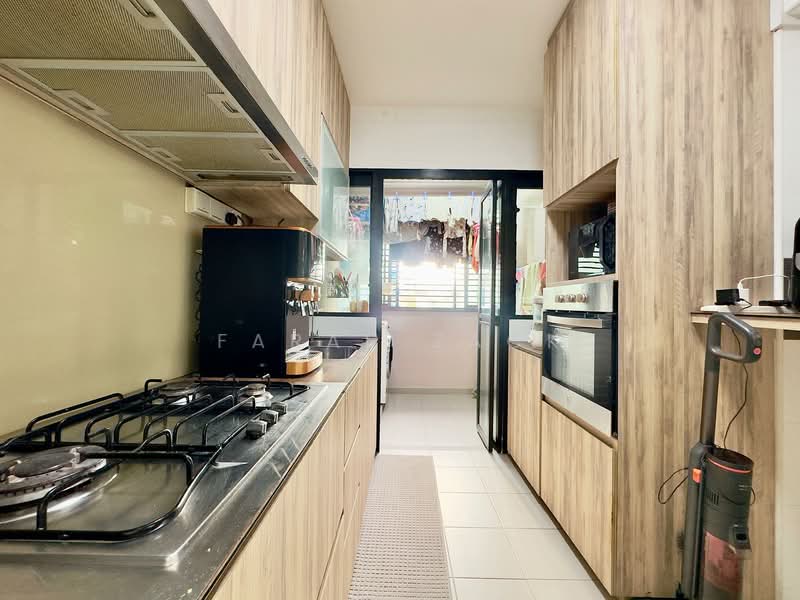 808A Choa Chu Kang Avenue 1, 808A Choa Chu Kang Avenue 1, 3 Bedrooms, 990 sqft, HDB Flat For Sale, by Farah Zack, 500122311 - Kitchen - PropertyGuru.com.sg