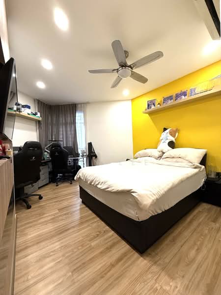 The Florida, 76 Hougang Avenue 7, 3 Bedrooms, 1,323 sqft, Condominium For Sale, by Ben Lee, 500122318 - Bedroom - PropertyGuru.com.sg