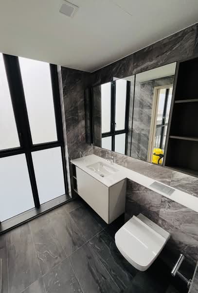 Sengkang Grand Residences, 80 Compassvale Bow, 1 Bedroom, 506 sqft, Condominium For Rent, by Tan Han Long, 500122322 - Bathroom - PropertyGuru.com.sg