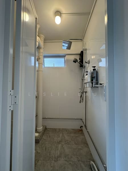 207 Toa Payoh North, 207 Toa Payoh North, 3 Bedrooms, 700 sqft, HDB Flat For Sale, by Leslie Lau, 500122324 - Bathroom - PropertyGuru.com.sg