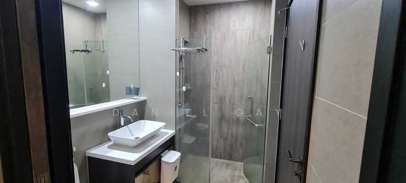 Three 11, 311 Upper Thomson Road, 2 Bedrooms, 678 sqft, Apartment For Rent, by Daniel Gay, 500122332 - Bathroom with 2 entrances - PropertyGuru.com.sg