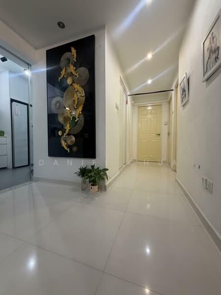 483 Segar Road, 483 Segar Road, 3 Bedrooms, 1,184 sqft, HDB Flat For Sale, by Daniel Chua, 500122335 - Corridor - PropertyGuru.com.sg