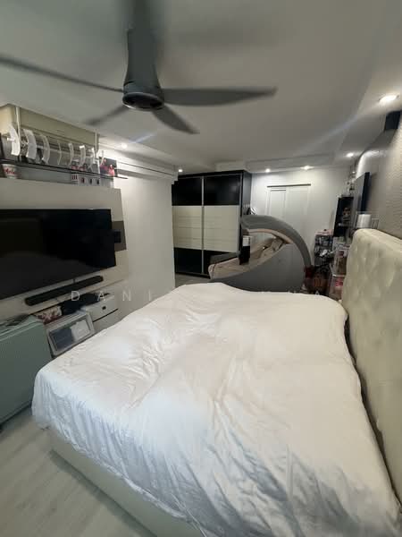 483 Segar Road, 483 Segar Road, 3 Bedrooms, 1,184 sqft, HDB Flat For Sale, by Daniel Chua, 500122335 - Bedroom - PropertyGuru.com.sg