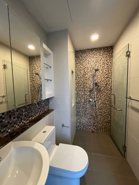 Radiance @ Bukit Timah, Yuk Tong Avenue, 5 Bedrooms, 4,542 sqft, Cluster House For Rent, by Alice Yap, 500122340 - Bathroom - PropertyGuru.com.sg