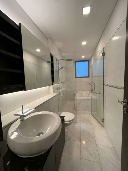 Radiance @ Bukit Timah, Yuk Tong Avenue, 5 Bedrooms, 4,542 sqft, Cluster House For Rent, by Alice Yap, 500122340 - Bathroom - PropertyGuru.com.sg