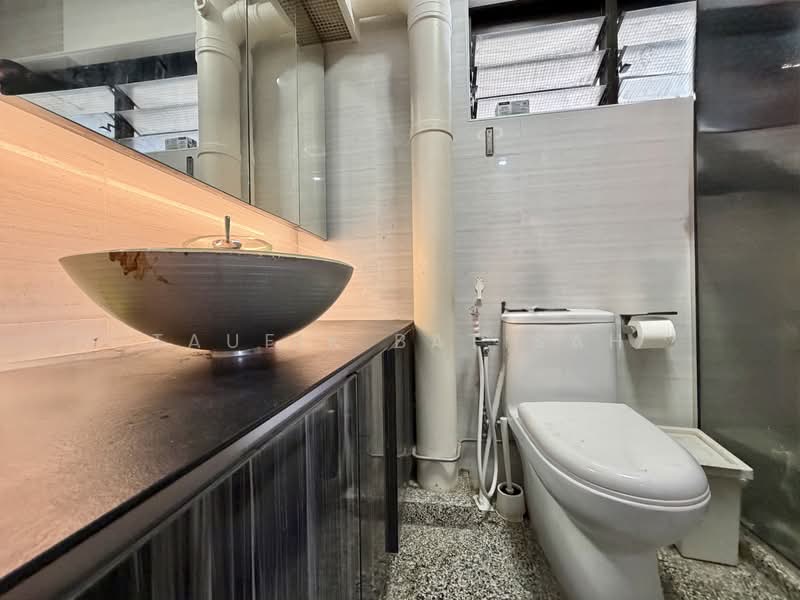 656 Woodlands Ring Road, 656 Woodlands Ring Road, 4 Bedrooms, 1,550 sqft, HDB Flat For Sale, by Taufik Batisah, 500122345 - Bathroom - PropertyGuru.com.sg