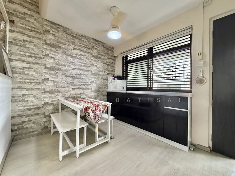 656 Woodlands Ring Road, 656 Woodlands Ring Road, 4 Bedrooms, 1,550 sqft, HDB Flat For Sale, by Taufik Batisah, 500122345 - Dining Area - PropertyGuru.com.sg