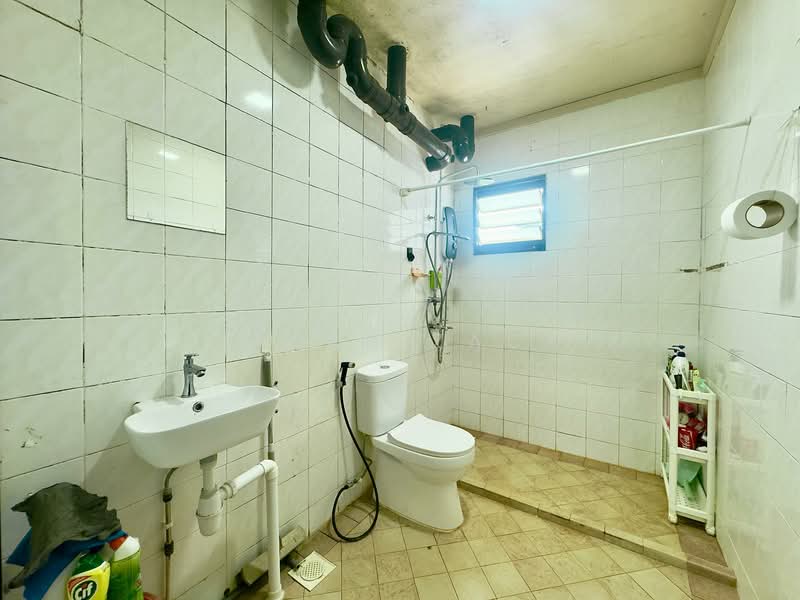 110 Rivervale Walk, 110 Rivervale Walk, 3 Bedrooms, 1,292 sqft, HDB Flat For Sale, by Farah Zack, 500122347 - Bathroom - PropertyGuru.com.sg