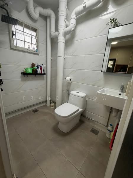 175A Punggol Field, 175A Punggol Field, 3 Bedrooms, 1,184 sqft, HDB Flat For Sale, by Francis Low, 500122358 - Bathroom - PropertyGuru.com.sg