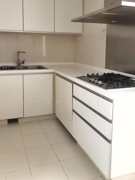 Saint Thomas Suites, 33 St Thomas Walk, 4 Bedrooms, 2,100 sqft, Condominium For Rent, by KEN, 500122363 - Kitchen - PropertyGuru.com.sg