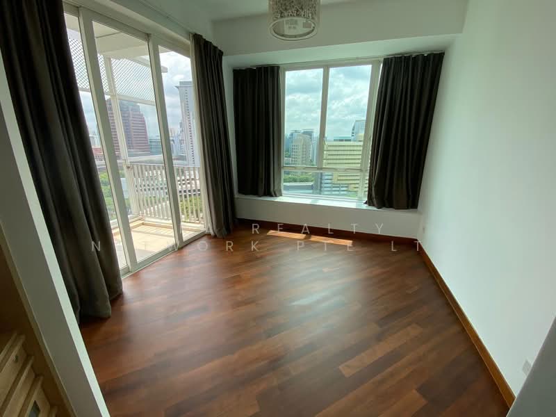 Saint Thomas Suites, 33 St Thomas Walk, 4 Bedrooms, 2,100 sqft, Condominium For Rent, by KEN, 500122363 - Balcony - PropertyGuru.com.sg