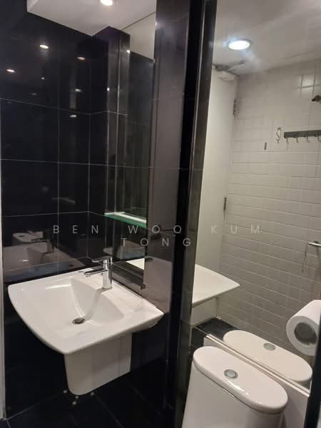 Studio 3, 28 Shanghai Road, 2 Bedrooms, 883 sqft, Condominium For Rent, by Ben Woo Kum Tong, 500122364 - Bathroom - PropertyGuru.com.sg