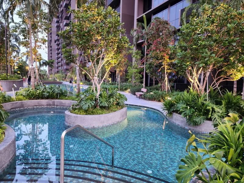 Lentor Modern, Lentor Central, 3 Bedrooms, 1,130 sqft, Condominium For Rent, by Kym Tan, 500122373 - Pool - PropertyGuru.com.sg